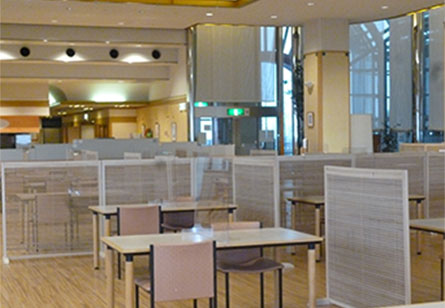 レストラン「花の木」